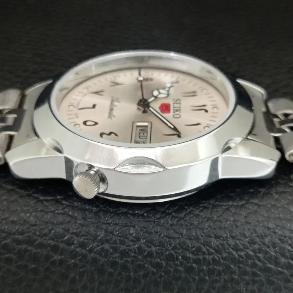 Vintage 1981 Seiko Automatic Mens Silver Watch W/daydate & Red accents